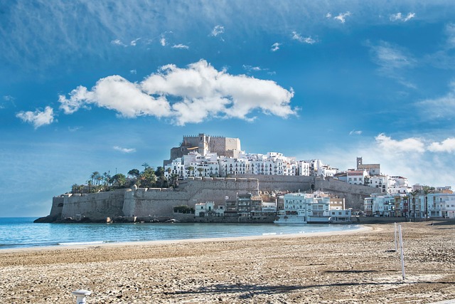 Candlelit Spanish Villas for Warm Sea Air and Long Summer Dinners