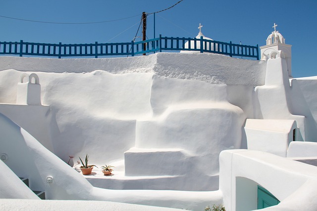 Driftwood Villas in Greece Where White Stone Meets Endless Blue
