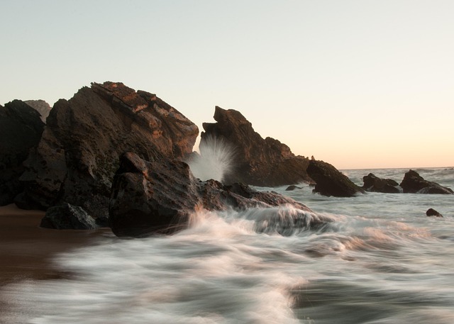 Flowroute travel across Portugal for Atlantic light and wine-country ease