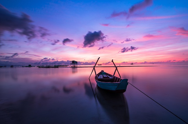 Mistroute travel in Vietnam for heritage lanes and sea-breeze mornings