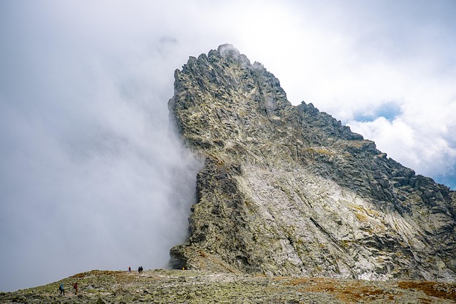 Moonroom Slovakia Hotels for Quiet Mountains and Soft Scenic Pause
