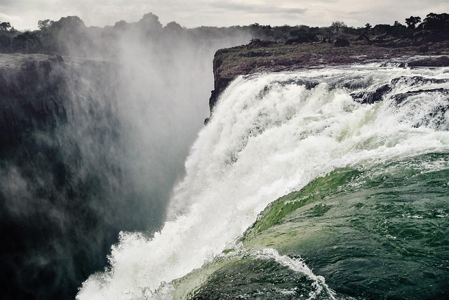 Outwardroute travel in Zimbabwe for waterfalls, greenery, and scenic depth