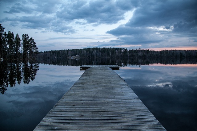 Sauna-Finland Resorts framed by lakes and winter-bright calm